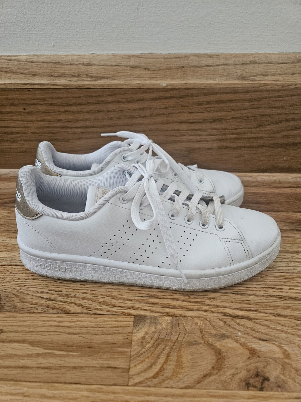 Adidas Women's White Leather Sneakers Sz 9
